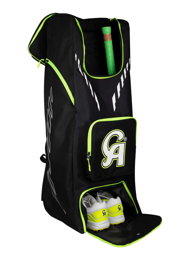 CA 18K Wheelie Duffle Bag - compartments
